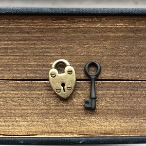 Heart lock and key stud earrings